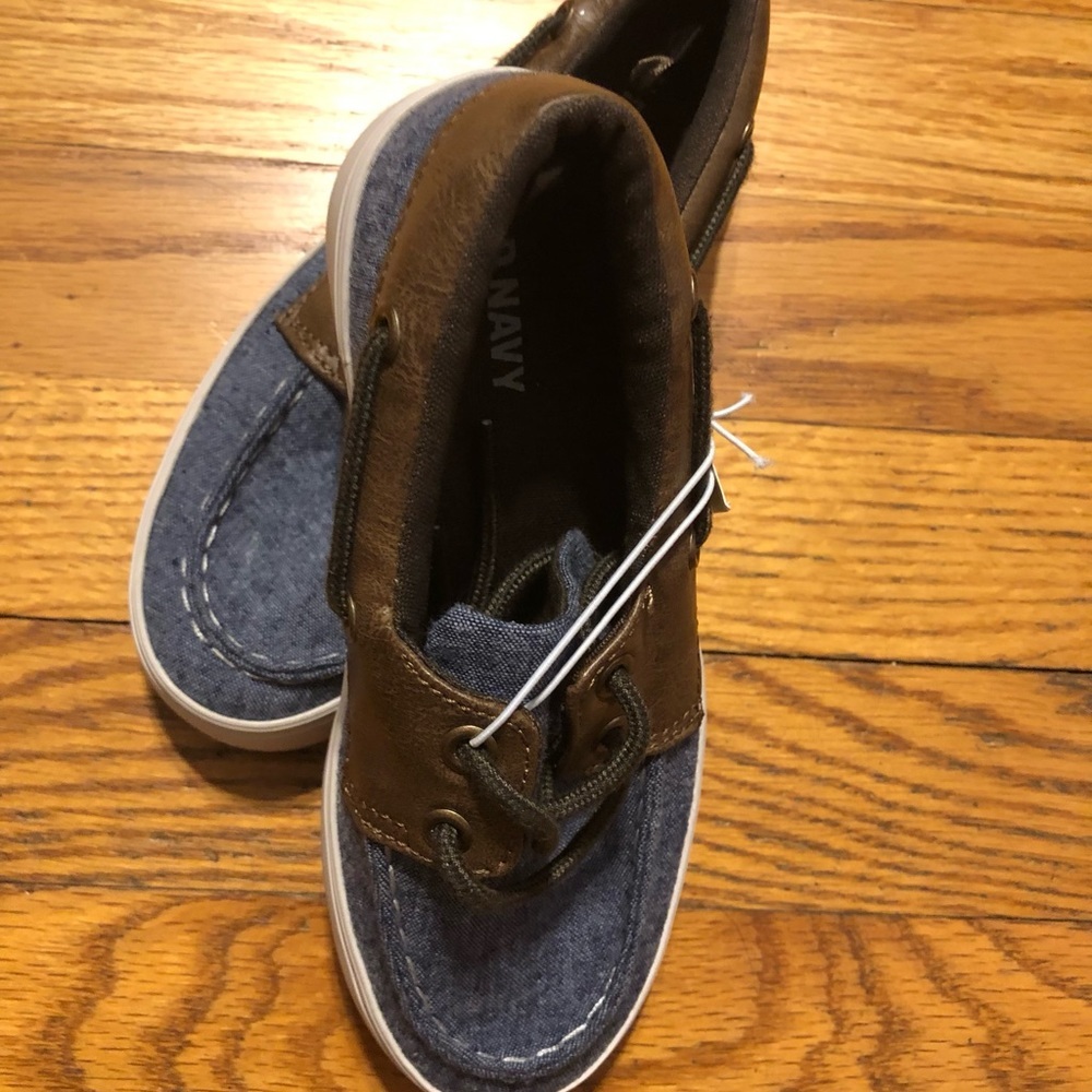 Old Navy Shoes - Picture 4 of 6